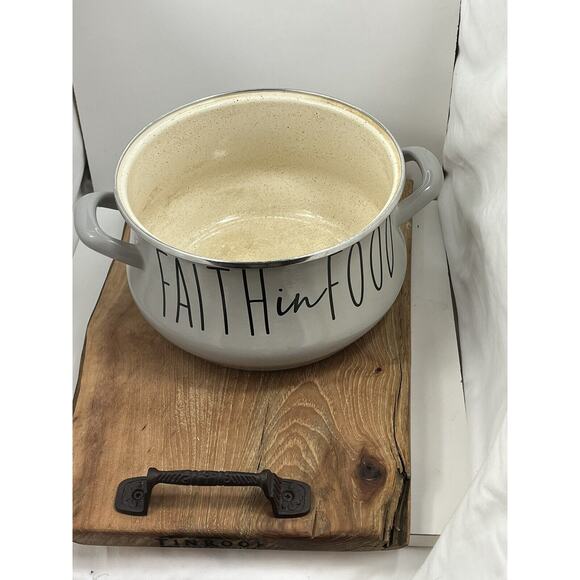 CHEFS ATELIER Light Grey 4.8 QT ENAMELED STEEL Pot “Faith in Food” Lid Cast - Picture 4 of 12